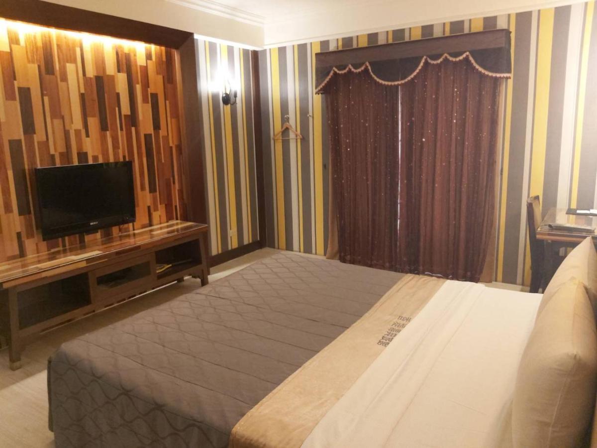 Chateau Motel Kaohsiung Buitenkant foto
