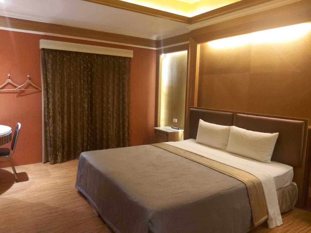 Chateau Motel Kaohsiung Buitenkant foto