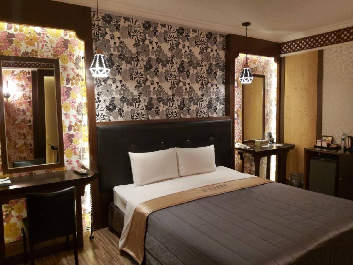 Chateau Motel Kaohsiung Buitenkant foto