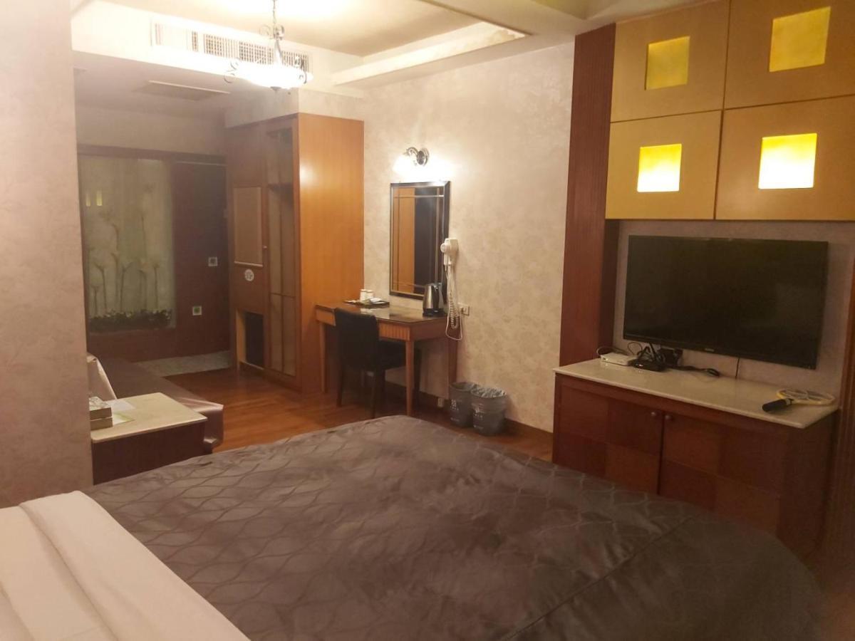Chateau Motel Kaohsiung Buitenkant foto