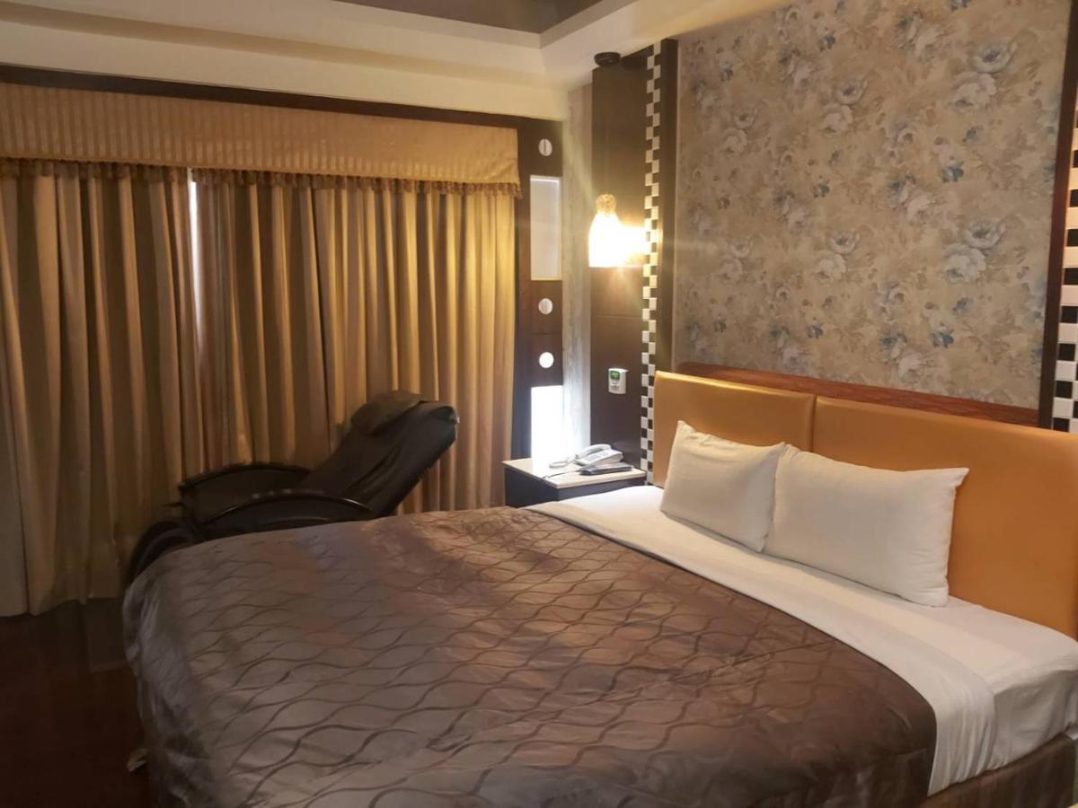 Chateau Motel Kaohsiung Buitenkant foto